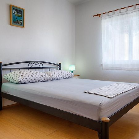 Apartments Zambarlin Komiža Esterno foto